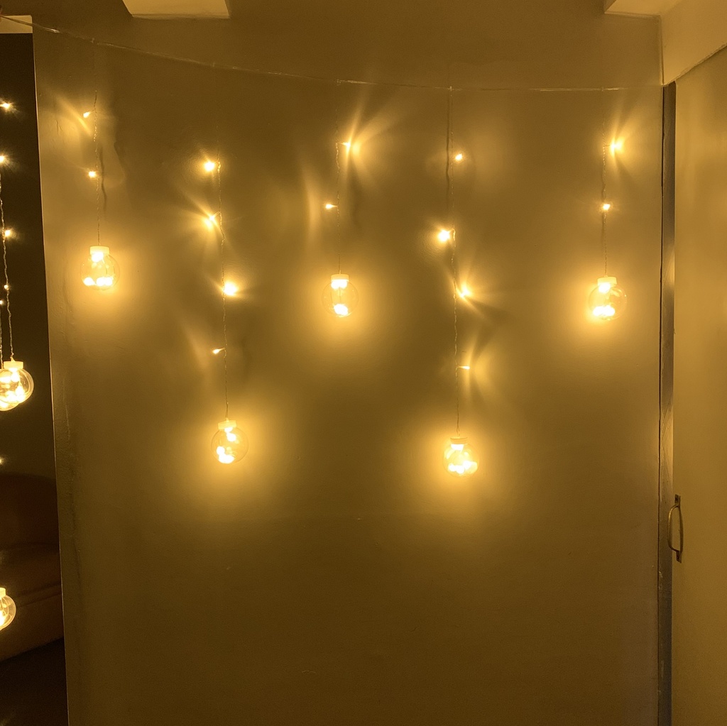 Luces x12 bolas grandes cálidas, 220v cortina extensible 3m, en bolsa
