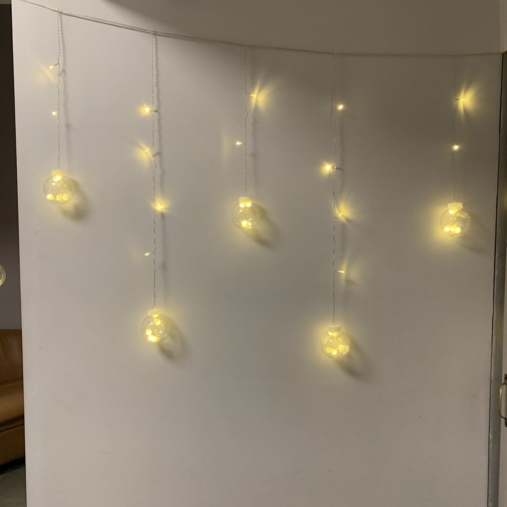 Luces x12 bolas grandes cálidas, 220v cortina extensible 3m, en bolsa
