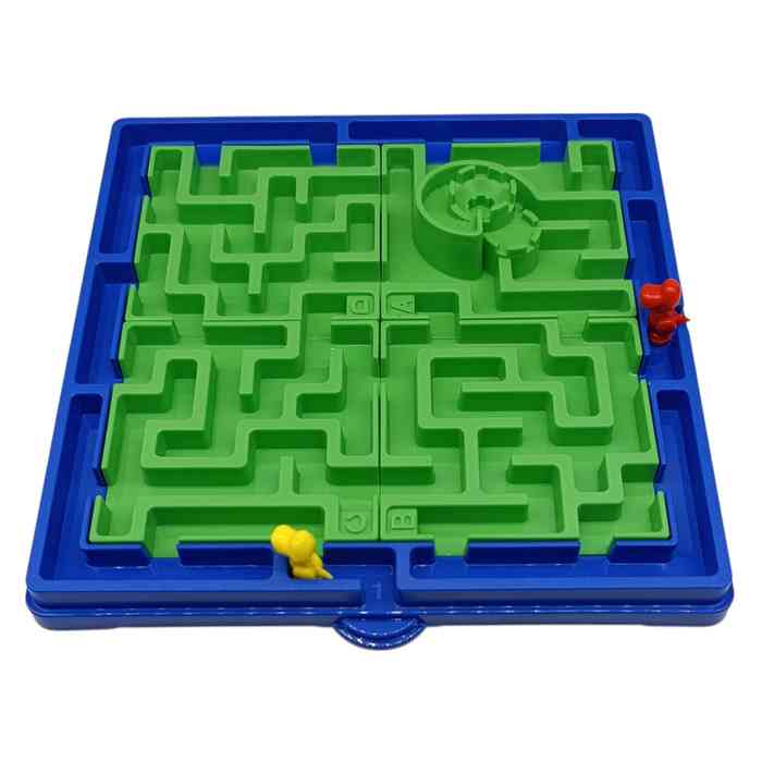 Juego de mesa, laberinto, juego de estrategia, en caja